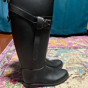 All Black Burberry rain boots - Size 37 - super sturdy - in great condition
